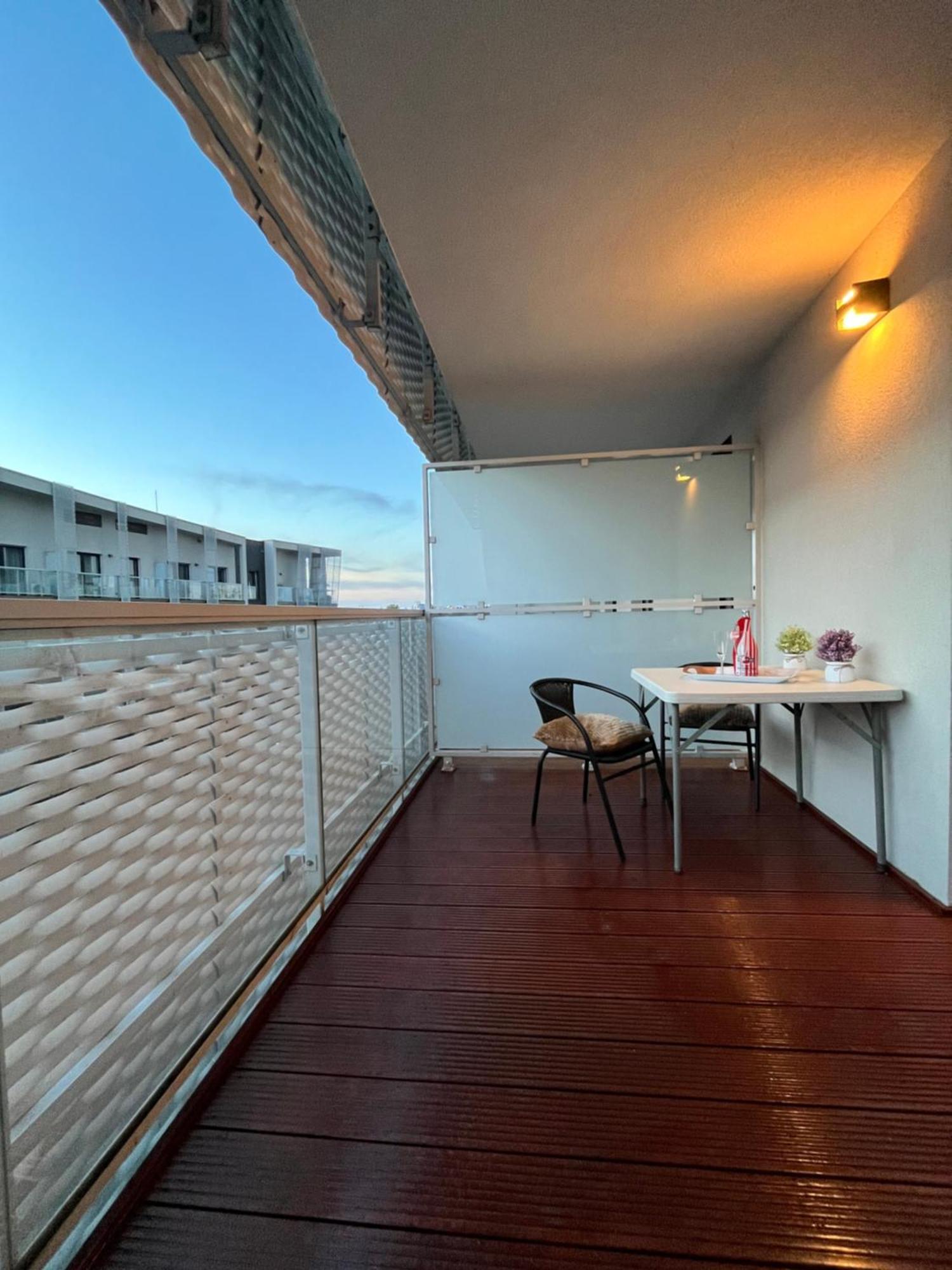Family House By The River Odra -Panoramic Terrace - 3Room Apartment With 2 Separate Bedrooms And 2 Balconies By Wroapart-Pl- Perfect For Family & Business Stays Wrocław Eksteriør billede