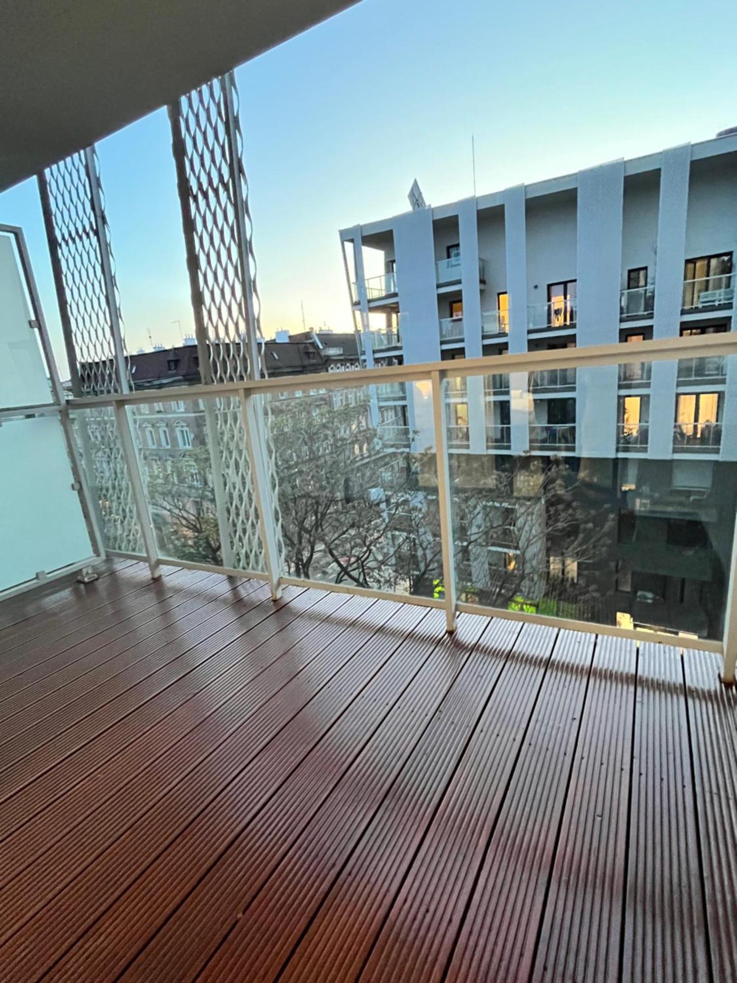 Family House By The River Odra -Panoramic Terrace - 3Room Apartment With 2 Separate Bedrooms And 2 Balconies By Wroapart-Pl- Perfect For Family & Business Stays Wrocław Eksteriør billede