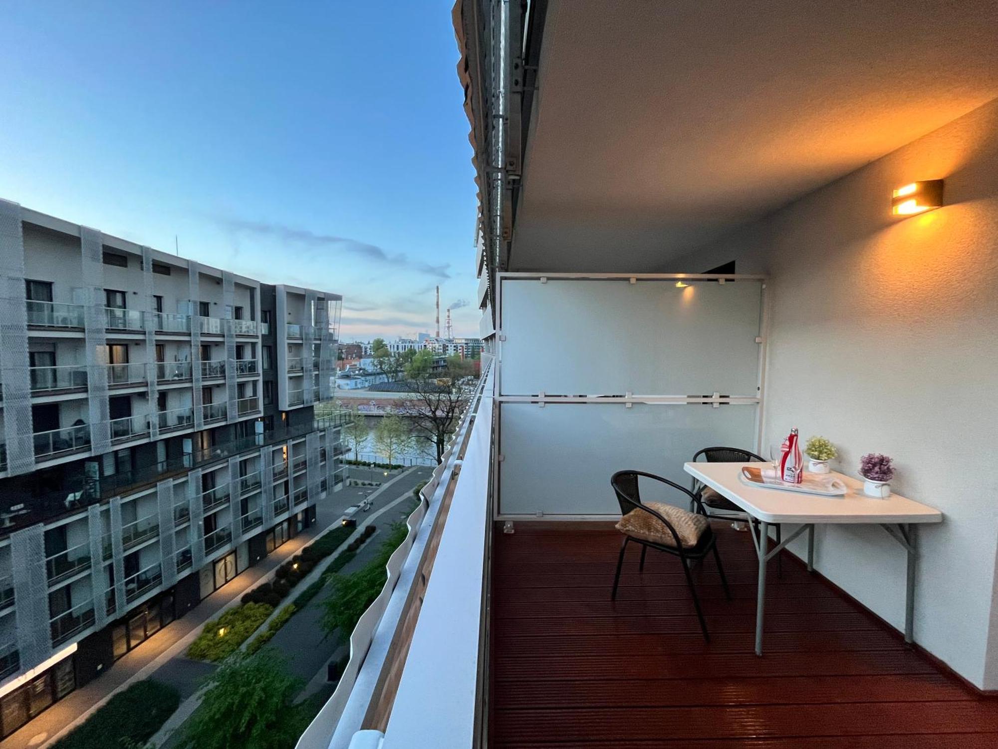 Family House By The River Odra -Panoramic Terrace - 3Room Apartment With 2 Separate Bedrooms And 2 Balconies By Wroapart-Pl- Perfect For Family & Business Stays Wrocław Eksteriør billede
