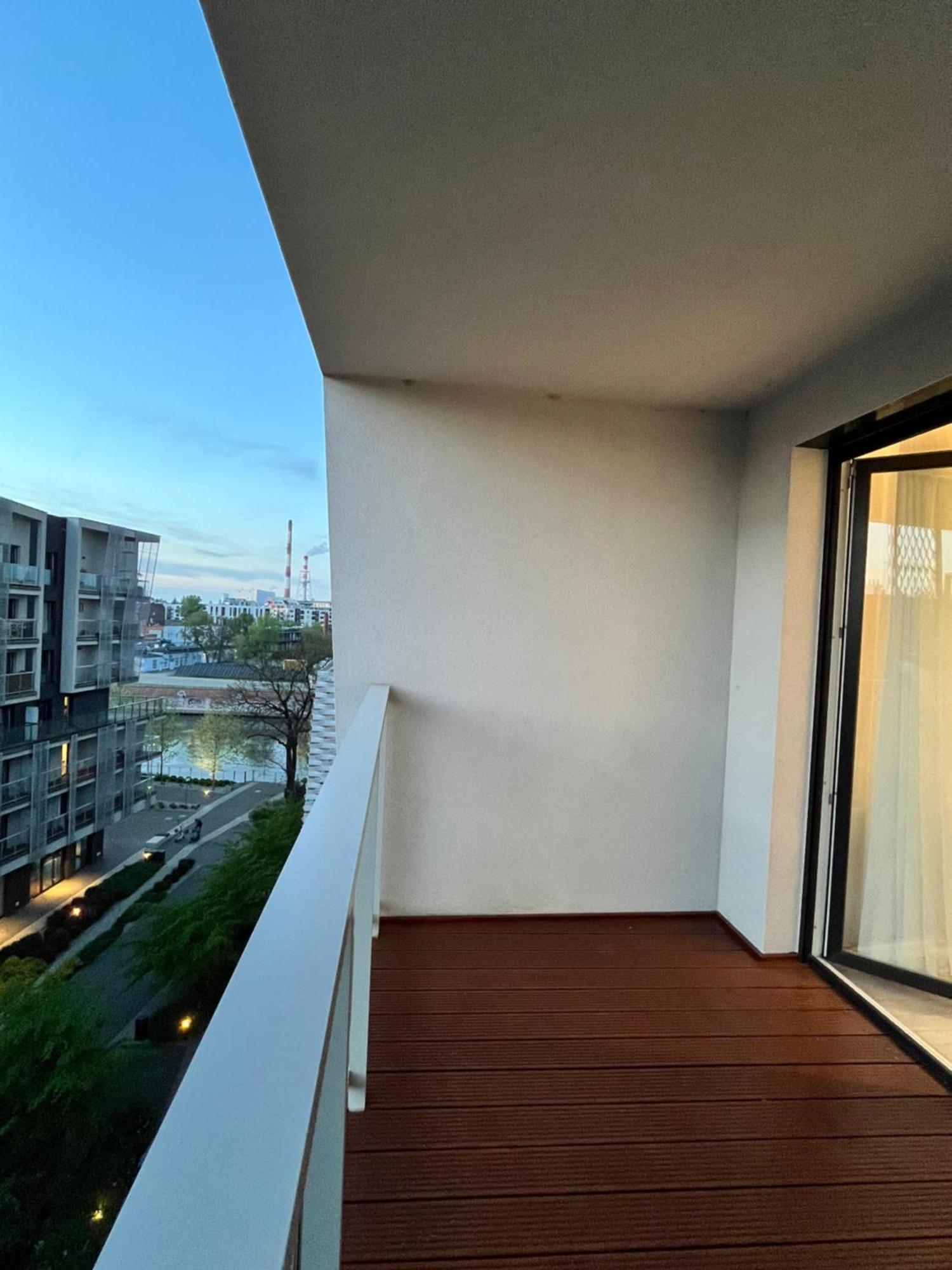 Family House By The River Odra -Panoramic Terrace - 3Room Apartment With 2 Separate Bedrooms And 2 Balconies By Wroapart-Pl- Perfect For Family & Business Stays Wrocław Eksteriør billede